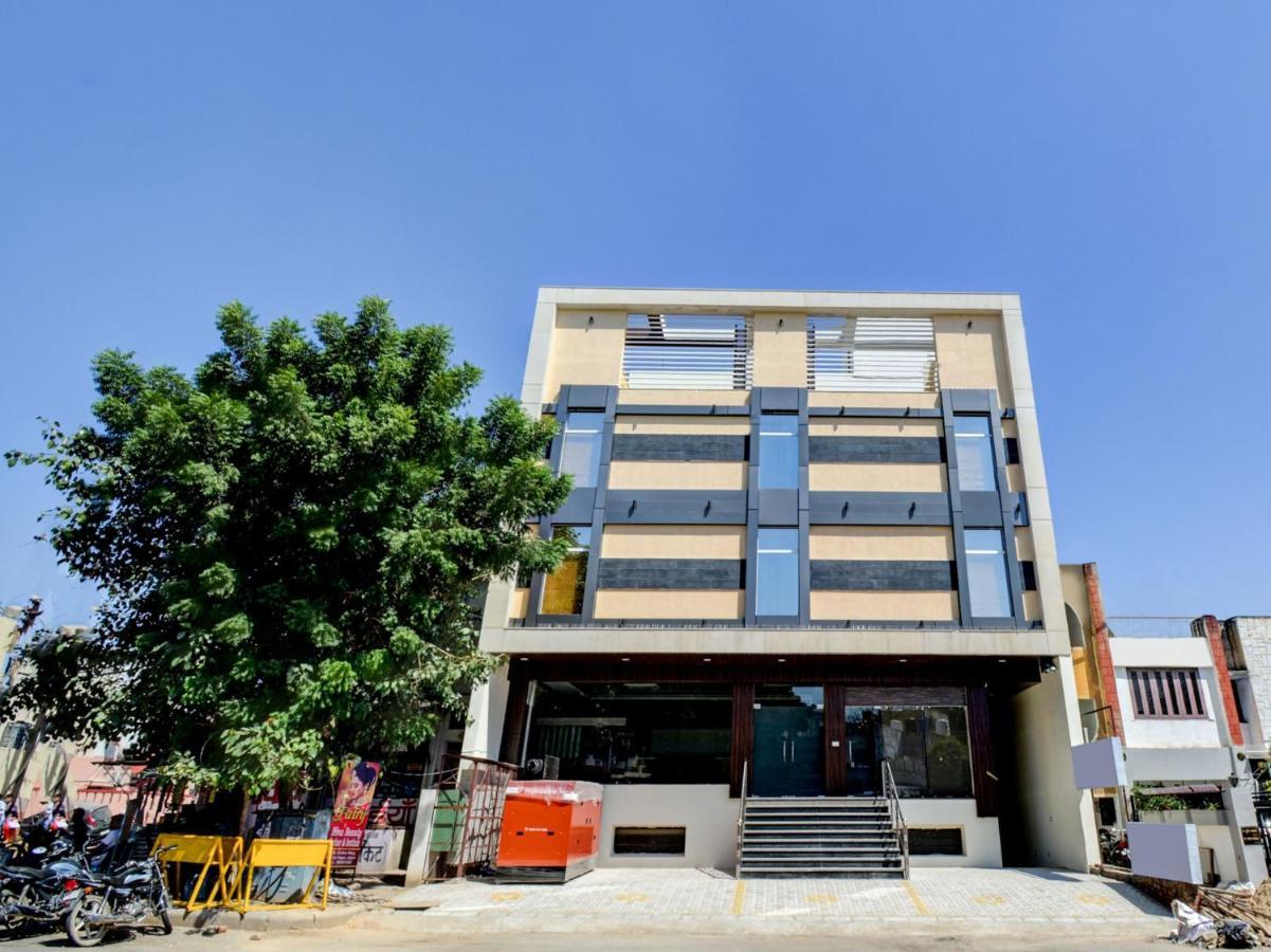 Oyo 70930 The Moon Hotel Asansol Exterior photo