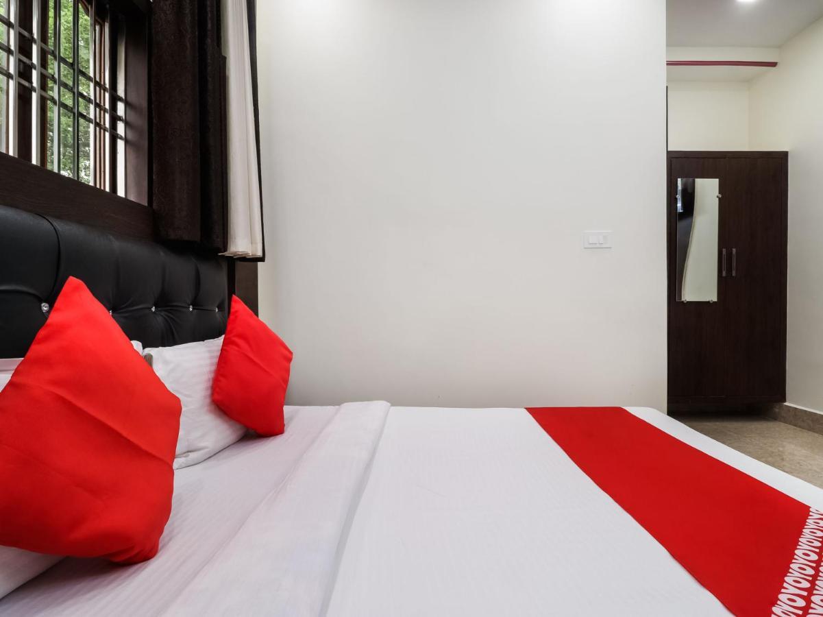 Oyo 70930 The Moon Hotel Asansol Exterior photo